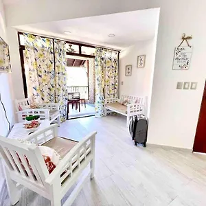 Terrenas Beachfront 2 Bedrooms With Pool Apartamento