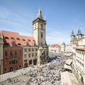 Old Town Square 27 Praag