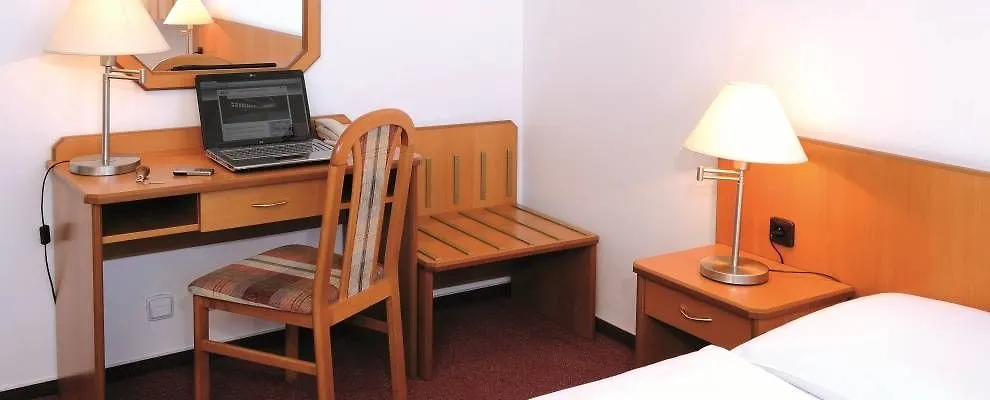 Congress & Wellness Hotel Olsanka Prague 4*,